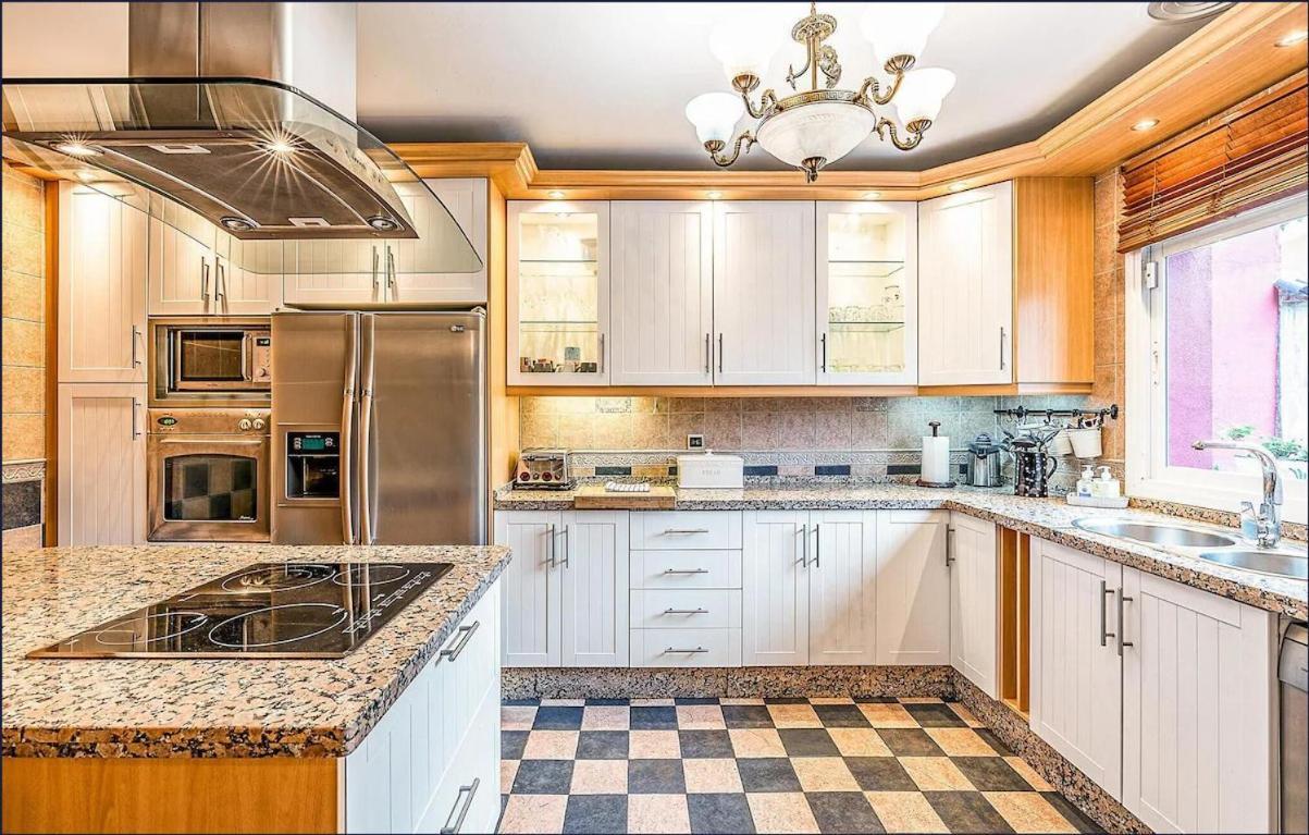 Majestic Villa By The Beach Heated Private Pool & Jacuzzi Benalmadena Ngoại thất bức ảnh